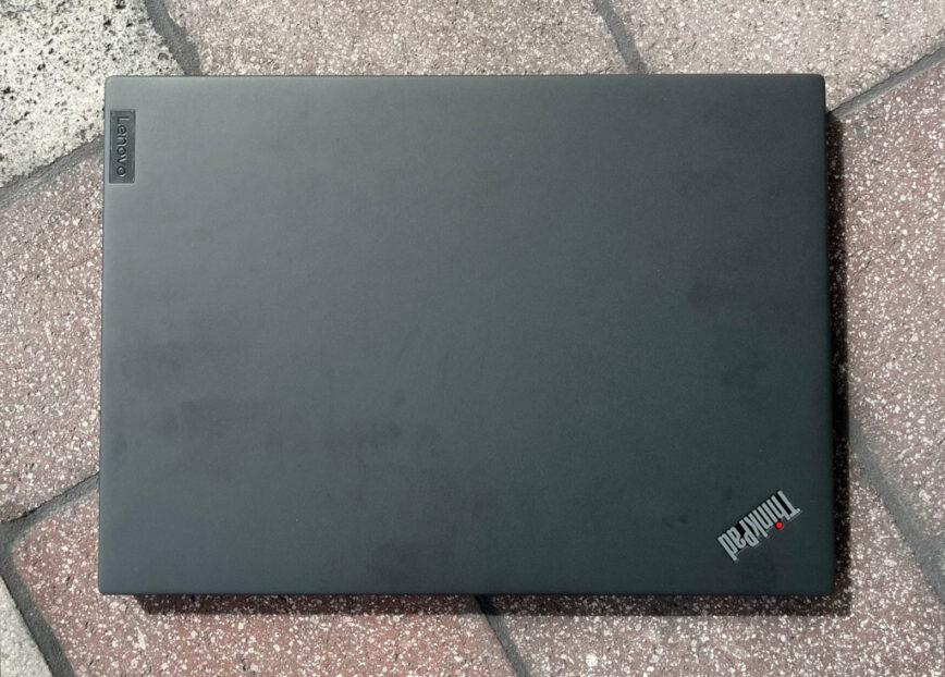 ThinkPad T14s Gen 3 AMD - top