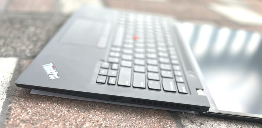 ThinkPad T14s Gen 3 AMD Ports, Right side